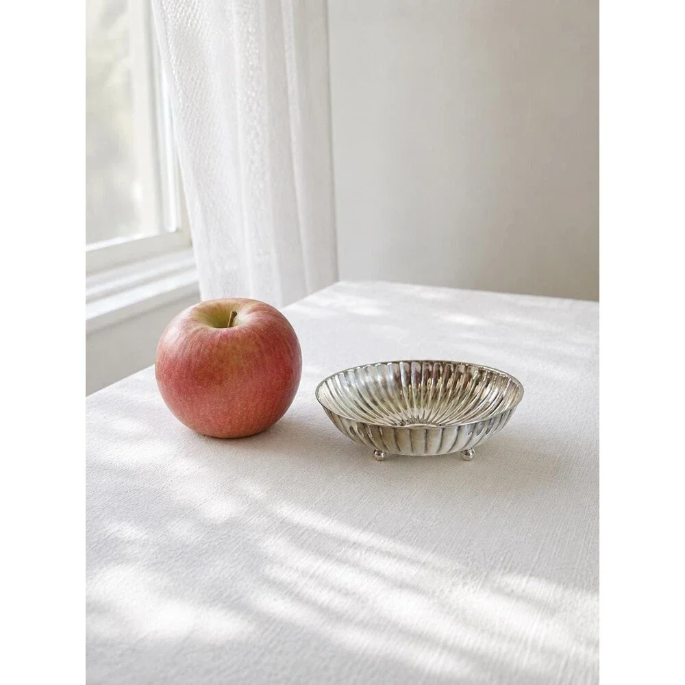 Unbranded beautiful vintage